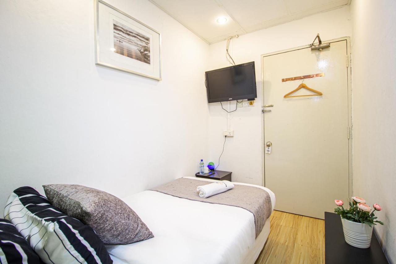 Q Loft Hotels@Geylang Singapore Exterior photo